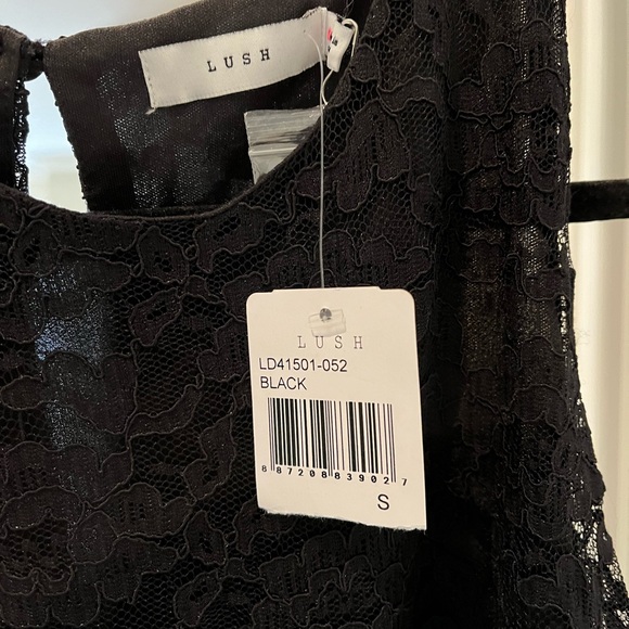 Brand new black lace dress with black lining and fringes - Picture 3 of 7